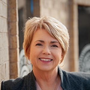 Meet your Posher, Leslie